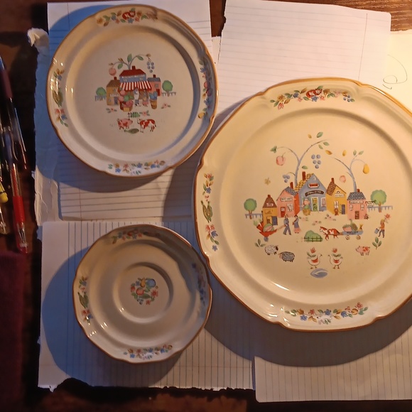 inter national Table works | Dining | Heartland Village 5 Stone Ware ...